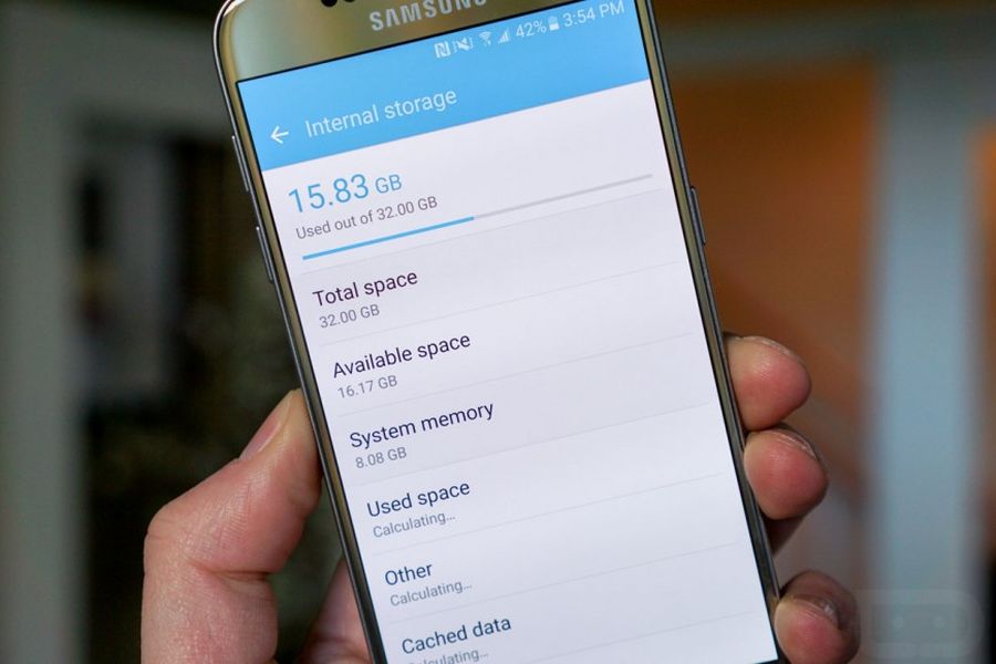    Samsung Galaxy S7 -  3