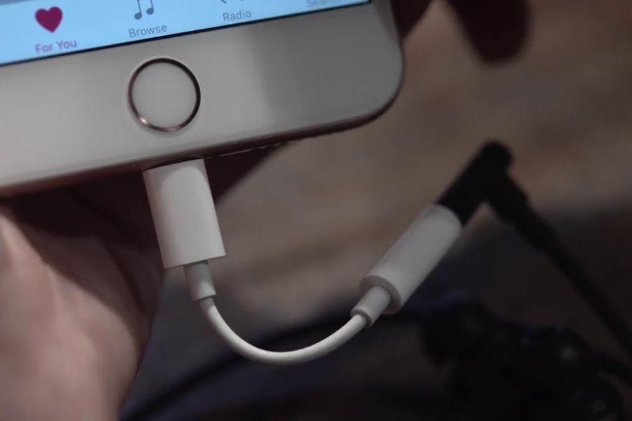 Сохранится ли в Apple iPhone 7 классический разъем наушников 3.5 мм?