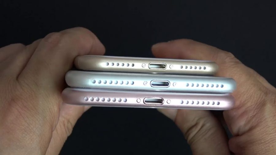 Та же "троица", включая iPhone 7 Plus, вид снизу
