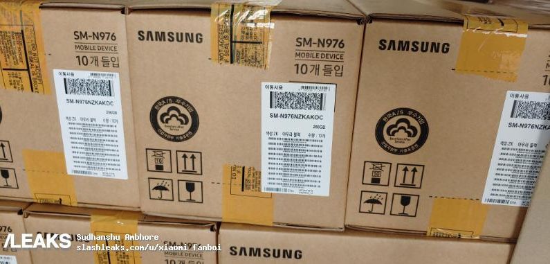 Упаковка Samsung Galaxy Note 10